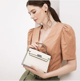 STIYA 🦜 GENIUNE LEATHER HANDBAG EXCLUSIVELY BY PRAK OVERSEAS.💚♥️💚♥️💚♥️ - PRAKONLINESTORES