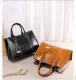 LALPINA 🦘 HANDBAG EXCLUSIVELY BY 🅟🅡🅐🅚 . - PRAKONLINESTORES